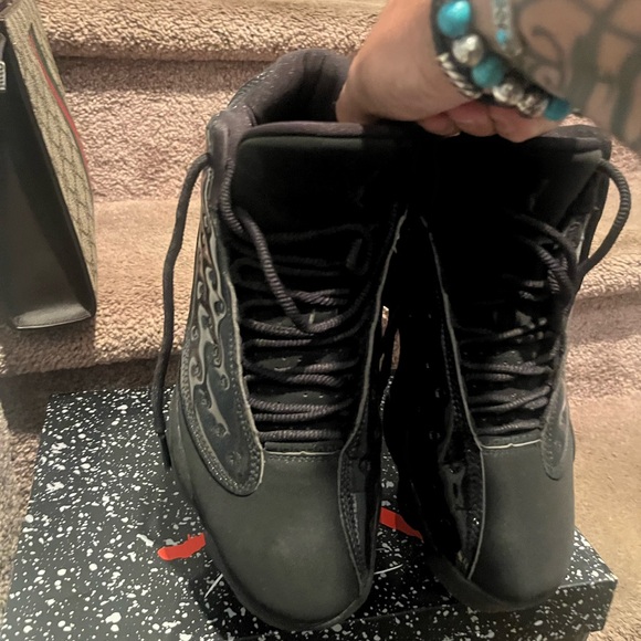 Air Jordan’s 13 retro cap and gown - Picture 2 of 7